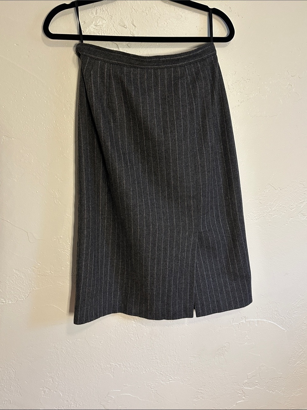 Suits By Dallas: Gray Pinstripe Women's Skirt - Classic Knee-Length